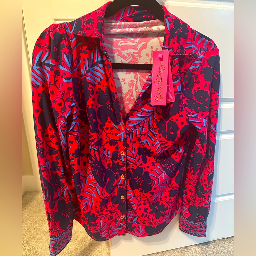 Brand new with tags Lilly Pulitzer size small Marlena top. Bought wrong size